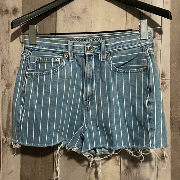 American Eagle Striped Cutoff Mom Short Size 2 - Picture 1 of 6